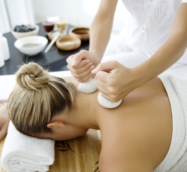 thai herbal massage